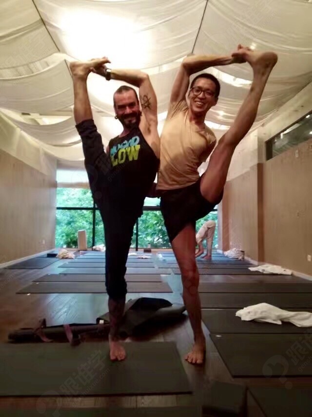 火箭瑜伽(rocket yoga)