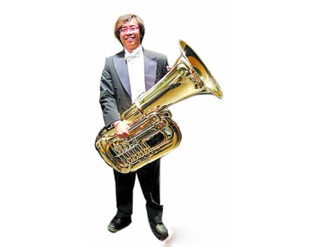 记美国加州州立大学管乐队的首席大号手